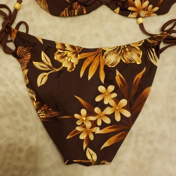 Bikini - Picture 4 of 5